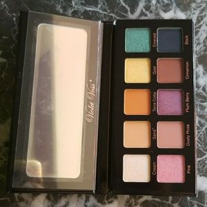 Violet Voss eyeshadow palette